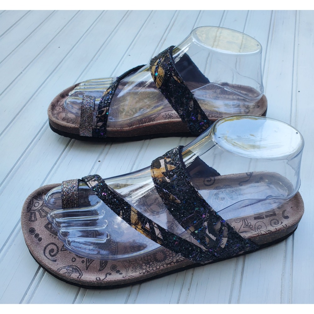 Muk Luks Womens Black Gold Glitter Toe Loop Strappy Boho Sandals Size 7